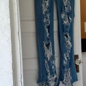 AKIRA  Ripped Jeans size 13  (31 waist)